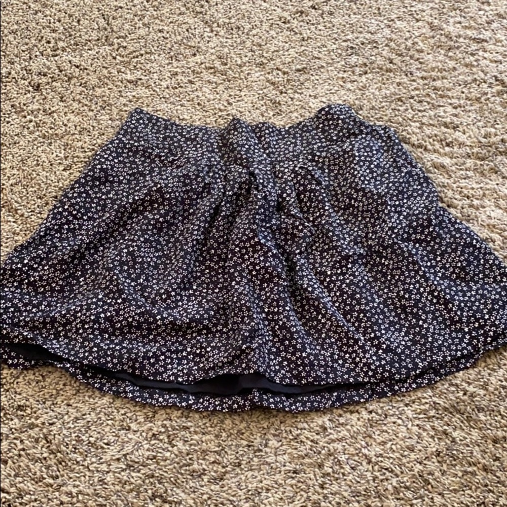 Black and white Floral Forever 21 Skirt
